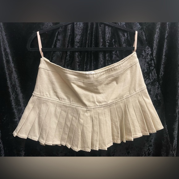 Beige/Tan Khaki Pleated Mini Skort - Picture 2 of 6